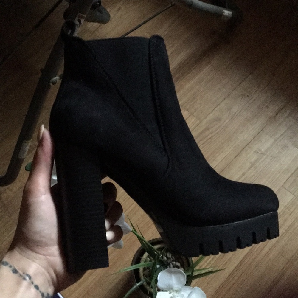 Suede platform boots